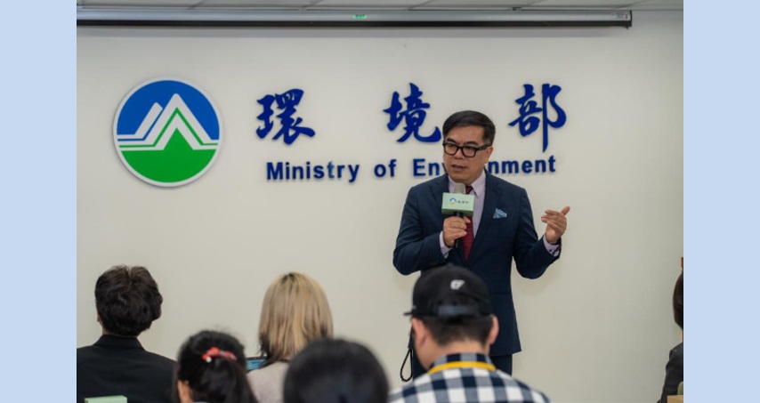 環境部x104人力銀行共同發布《2025下半年綠領人才就業趨勢報告》 綠領人才缺口逼近3萬、8年成長278% 年薪200萬高薪綠領出列！ 115年跨部會合推環境課程